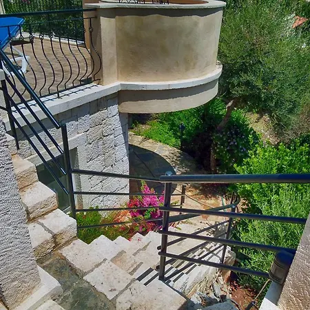 Bakajak Villa *