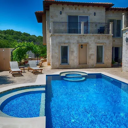 Villa Bakajak *